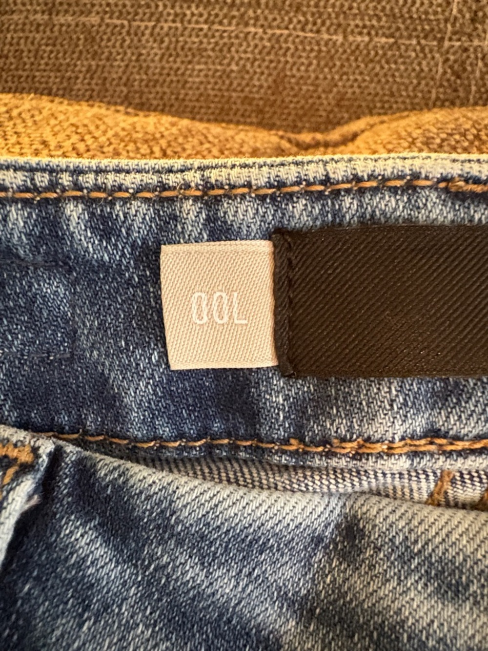 Kut from the Kloth Medium Blue High-Rise Wide Leg Jeans with Front Patch Pockets - Picture 3 of 6